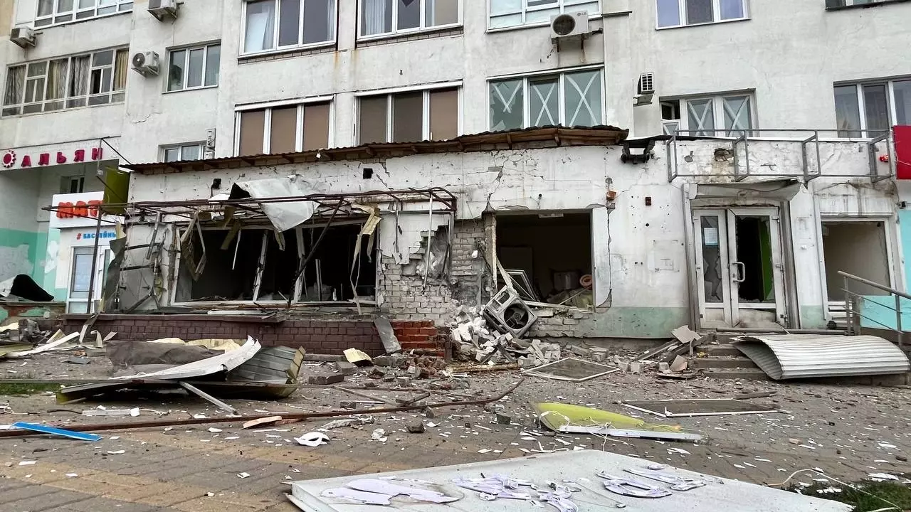 При обстреле Белгорода повреждена детская поликлиника