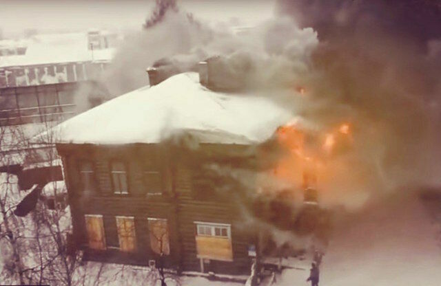 Невтерпёж: исторический дом в Вологде сожгли прямо во время аукциона по его продаже