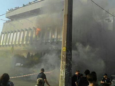 Здание телеканала «Интер» горит в Киеве, проводится эвакуация людей