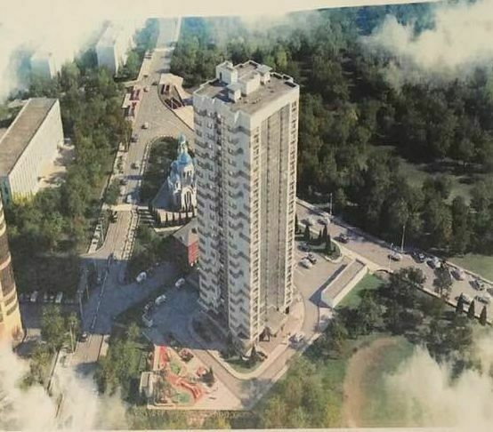 Этот многоэтажный дом московские власти планируют построить на границе государственного природного заказника "Долина реки Сетунь". Подземная парковка не предусмотрена. Очевидно, что это приведет к нарушению границ ООПТ.