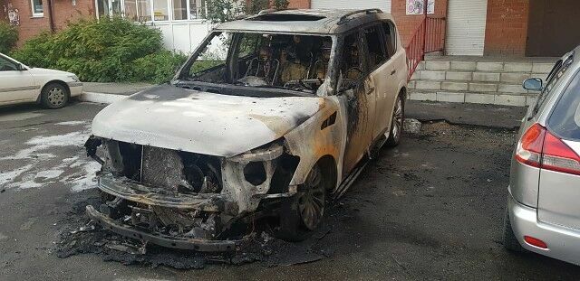 В Иркутской области неизвестные сожгли машину мэра