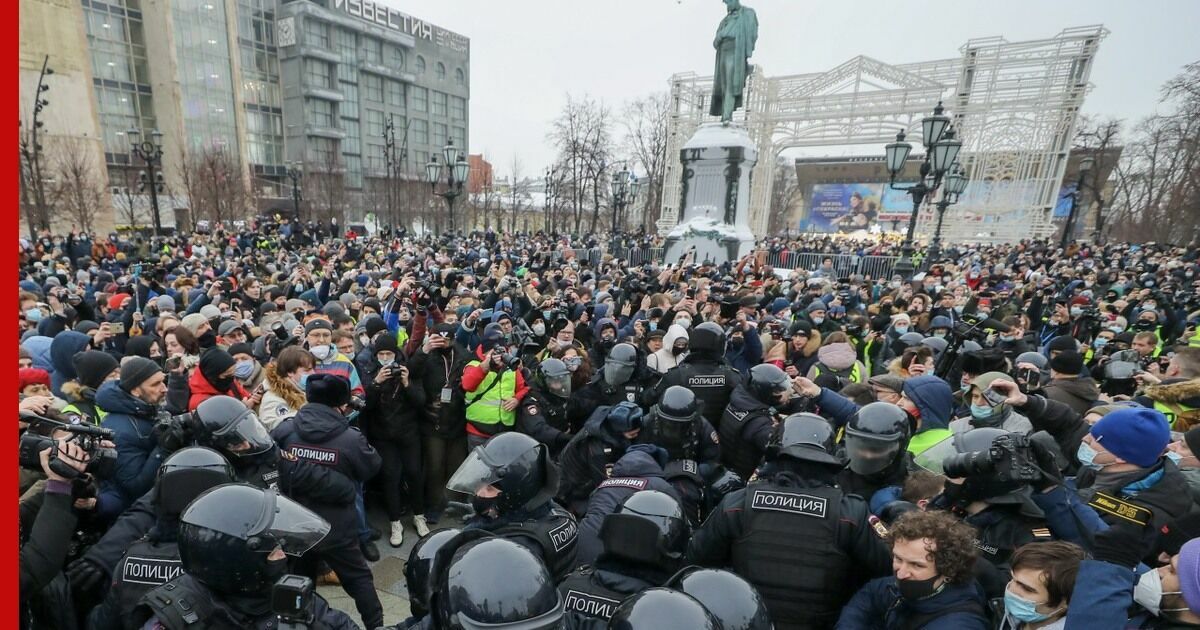 Соцмониторинг: в московских протестах участвуют 19 больных коронавирусом