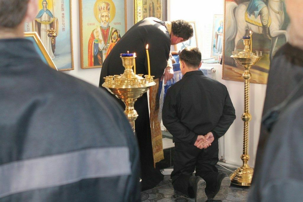 Чистопольского священника отстранили от служения за "внесение соблазнов"