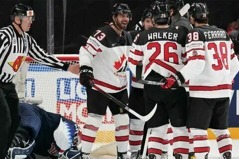 Чемпионат мира по хоккею выиграли "резервные" канадцы, проигравшие 4 матча