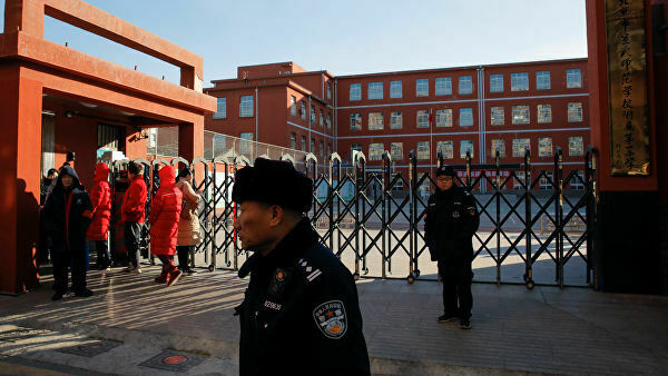 В Пекине 20 школьников получили ножевые ранения от неизвестного мужчины