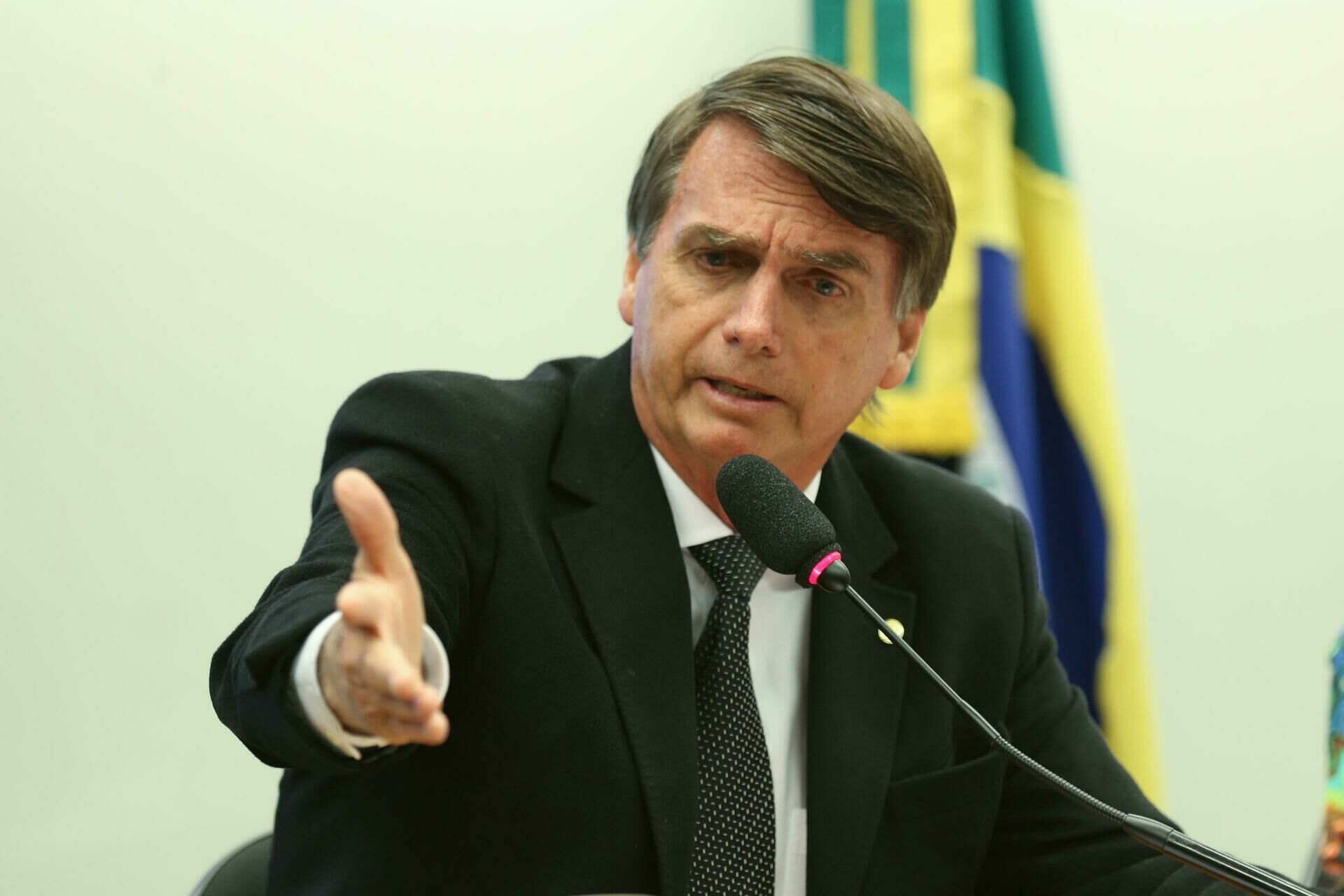 В Бразилии расследуют слова Жаира Болсонару о связи СПИД и вакцинации от ковида