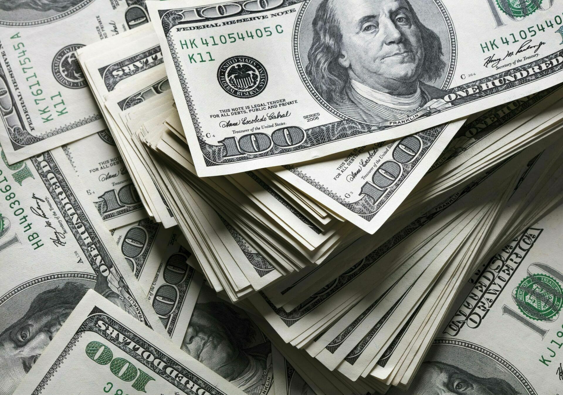 Курс доллара на Форексе достигал рекордных 177 рублей