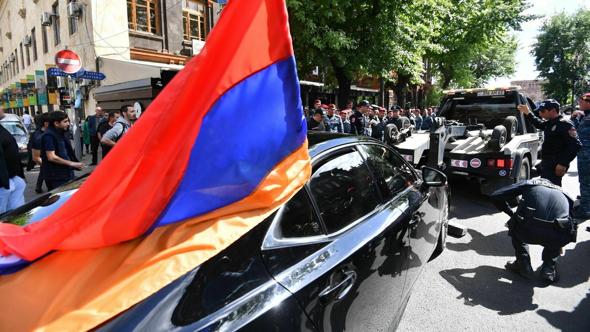 В Ереване задержали около 155 протестующих