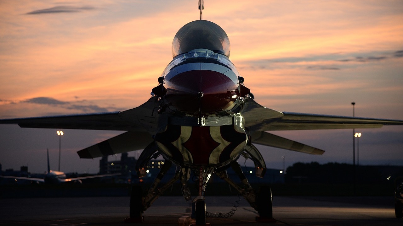 Киев надеется начать использовать F-16 весной 2024 года