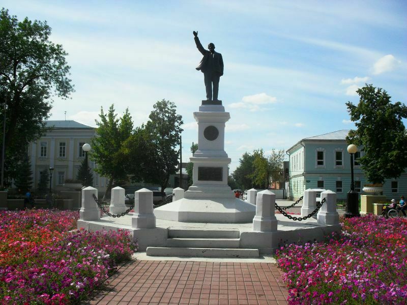 Оренбургского Ленина переселят в Караван-Сарай
