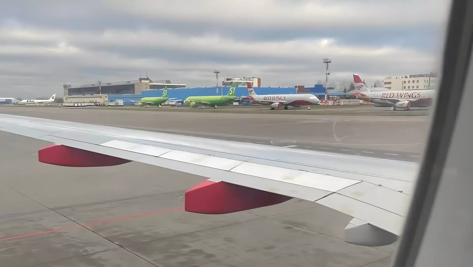 Кружили три часа: борт Red Wings не может долететь из Москвы в Батуми из-за поломки