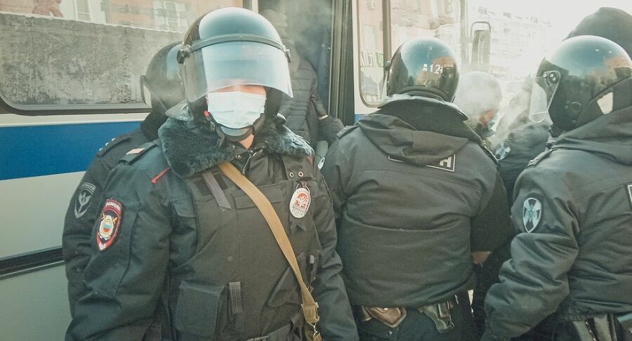 Кемеровская полиция потребовала от соратников Навального 698 тысяч рублей