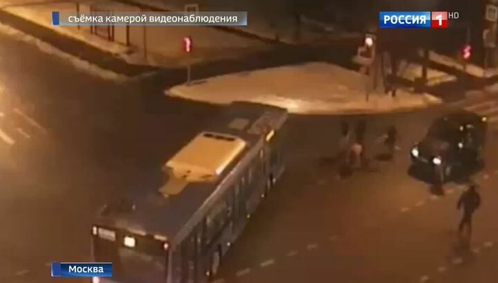 Московская полиция разыскивает автомобилиста, сбившего двух девочек
