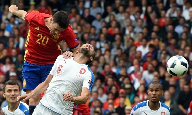 Испания и Швеция начали выступление на Евро с исторических рекордов