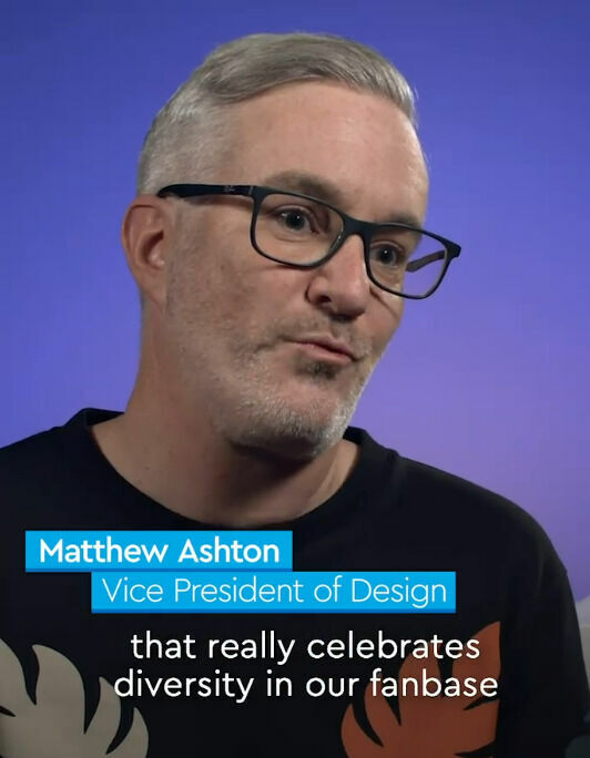 Дизайнер нового набора ЛГБТ-человечков Мэттью Эштон.