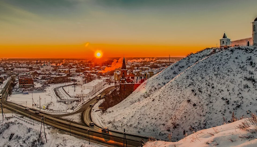 Развитые города сибири. Сибирь зима город. Красивые города Сибири. Сибирский город зимой. Тобольск зимой.