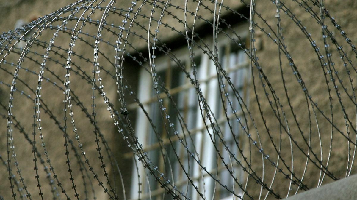 ОНК: тюремщики запретили арестантам жаловаться на пытки в СИЗО