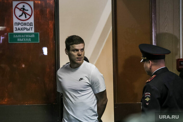 Суд приговорил Кокорина и Мамаева к полутора годам общего режима