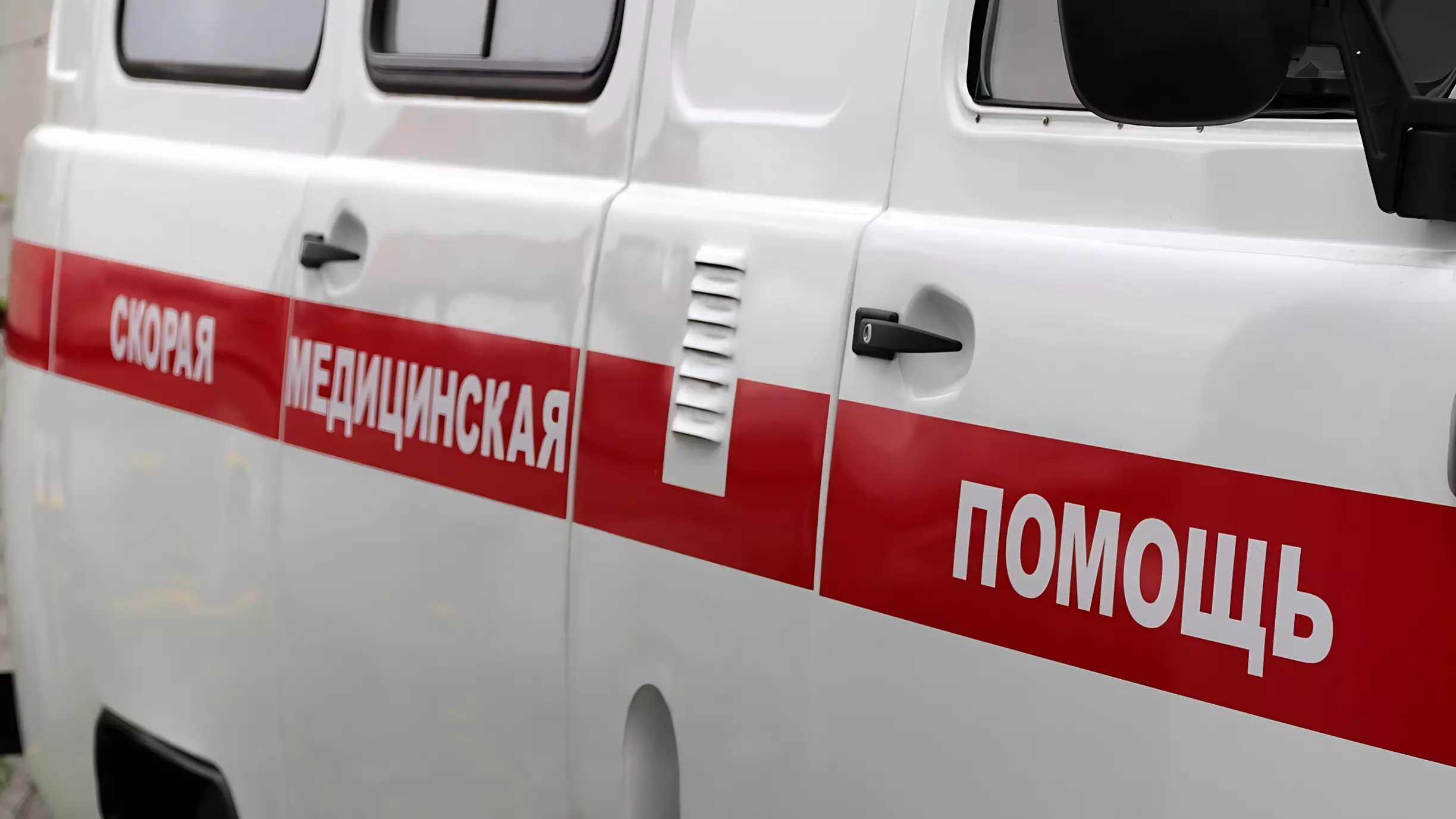 Районные больницы Сахалина получили еще 5 автомобилей скорой помощи