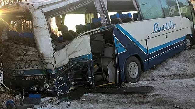 В Ленинградской области произошло ДТП с автобусом: пострадали 24 человека