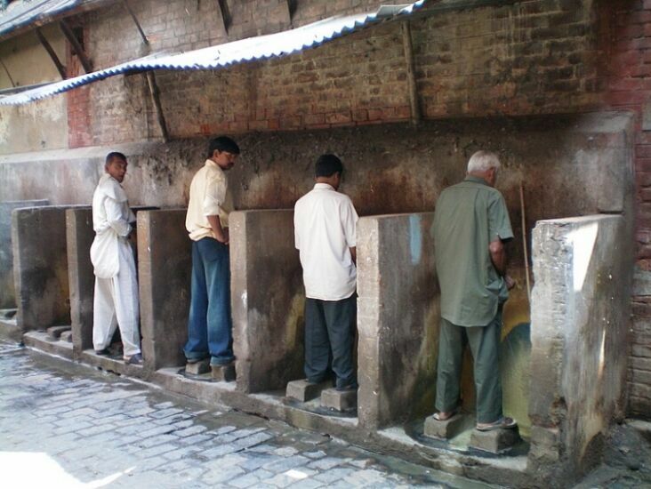 В Индии стартовала кампания за использование туалетов
