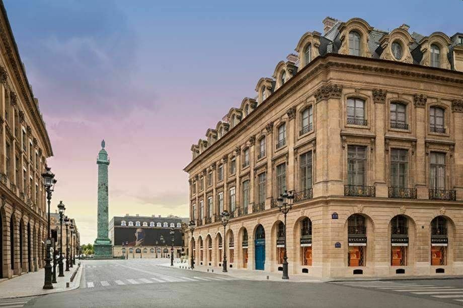 В центре Парижа ограбили ювелирный бутик Bulgari