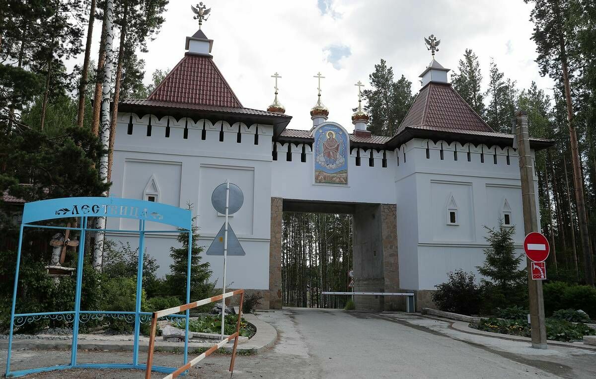 Смертью онкобольной девочки в Среднеуральском монастыре занялся Следственный комитет